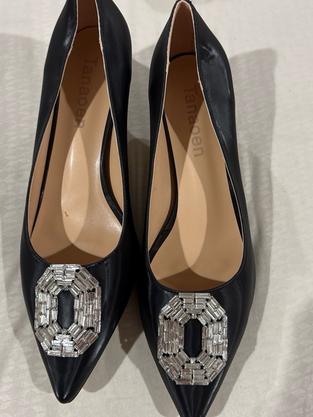 Tanaøen Black Pointed Toe Crystal-Embellished Heels